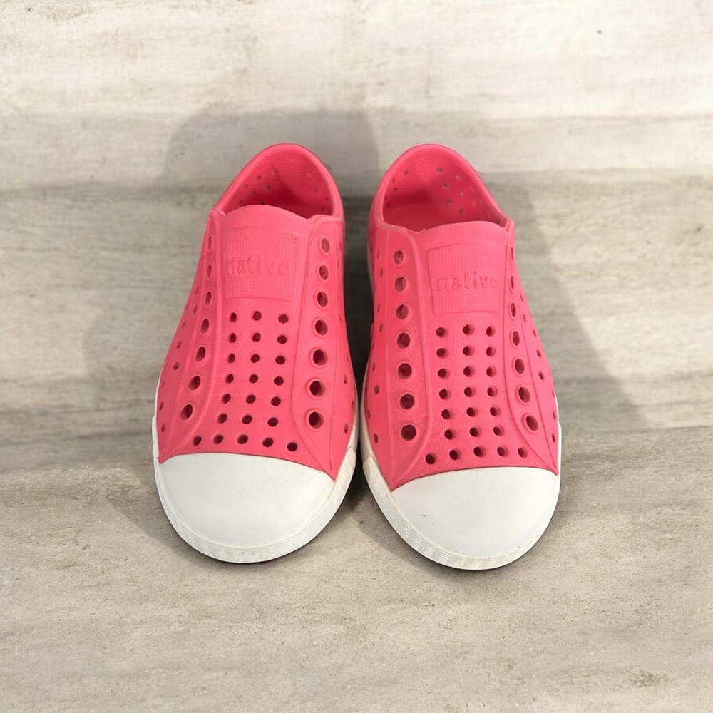 Native Kids Water Shoes - Bright Pink and White
